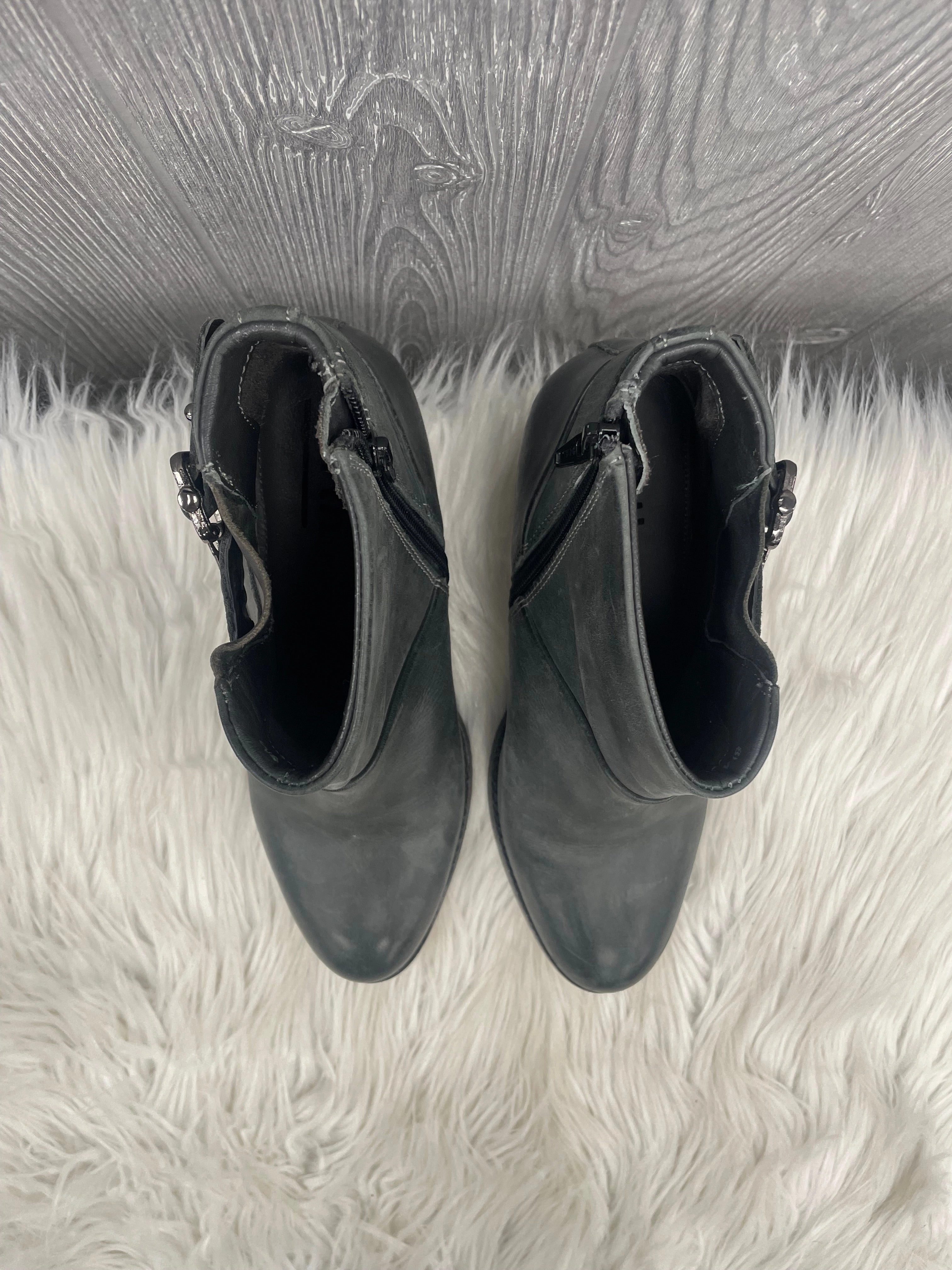 Chunky Patent Ankle Boots Boots Ankle Heels By Earth In Green, Size: 8