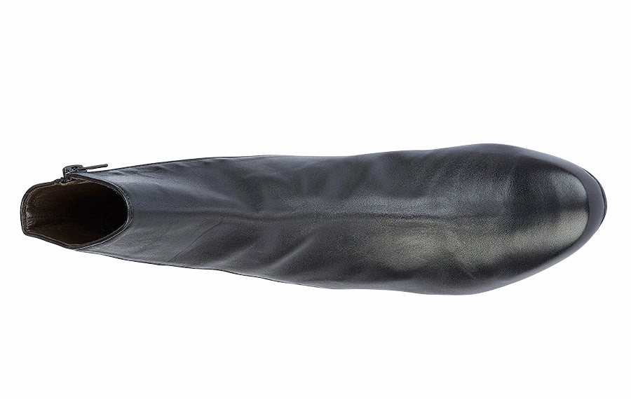 Br Ecco Leather Distressed Leather Ankle Boots