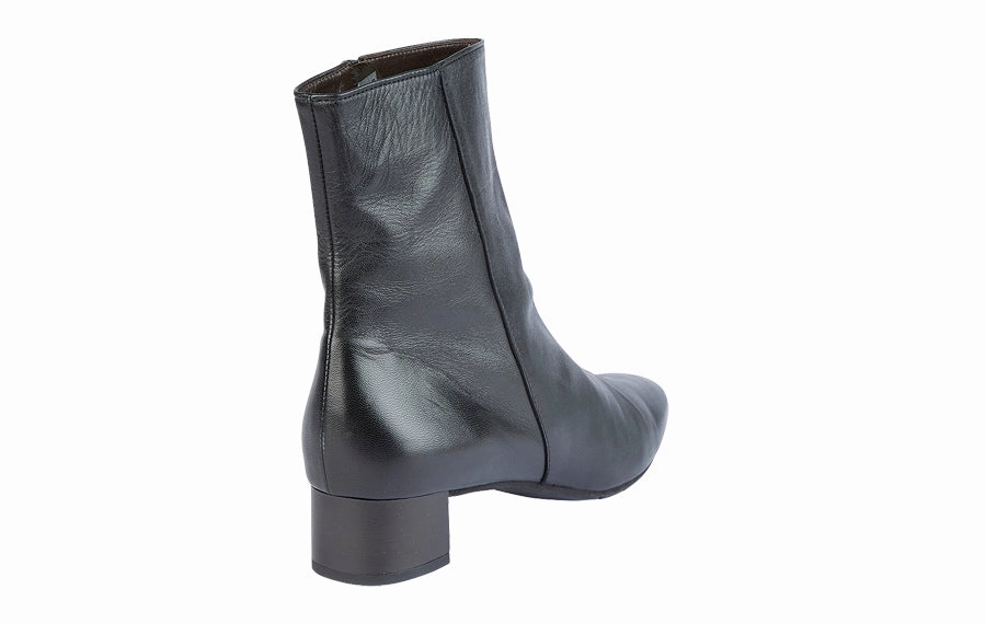 Br Ecco Leather Cushion Sole Ankle Boots