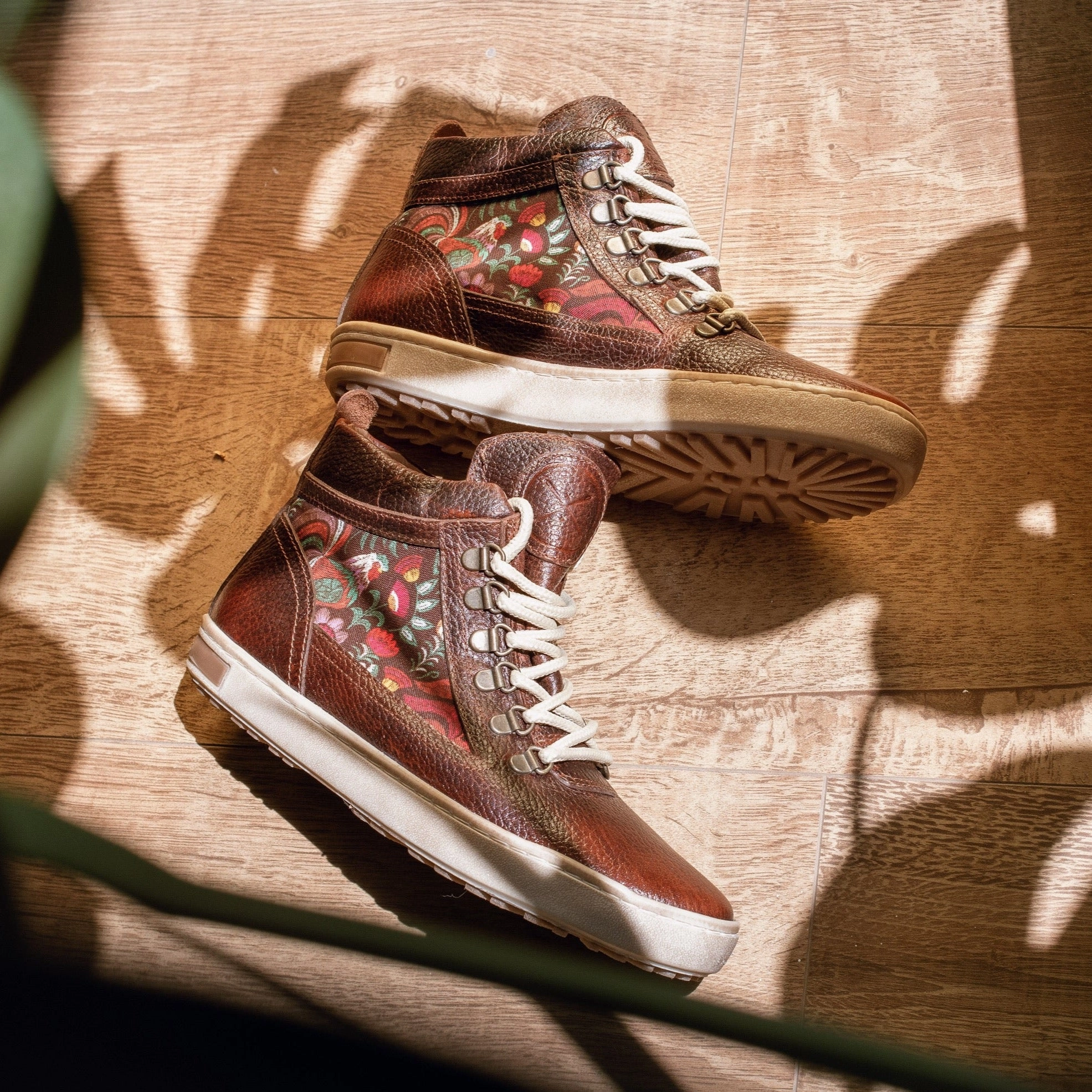 Rooster Camping Boot Bearpaw Hayden Hiking Boots