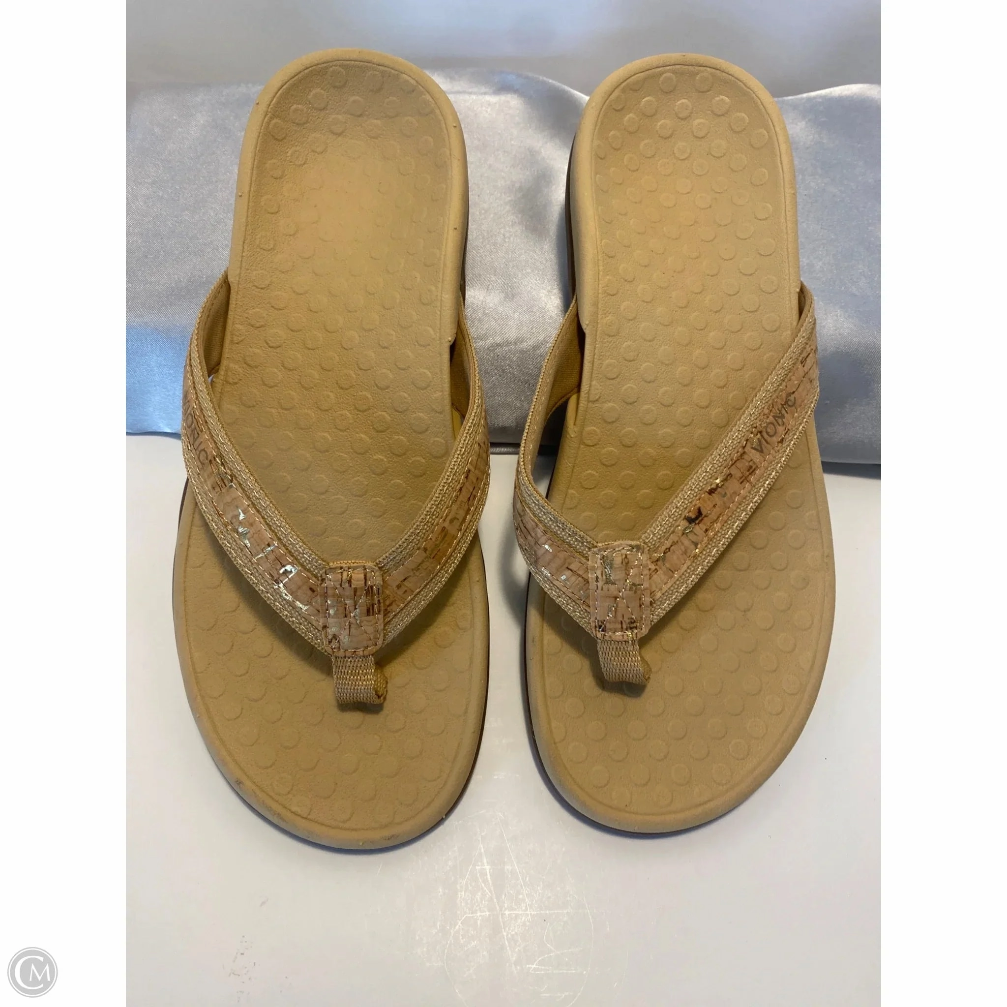 Sandals Flip Flops By Vionic In Beige, Size: 8 Clipless Flip Flops