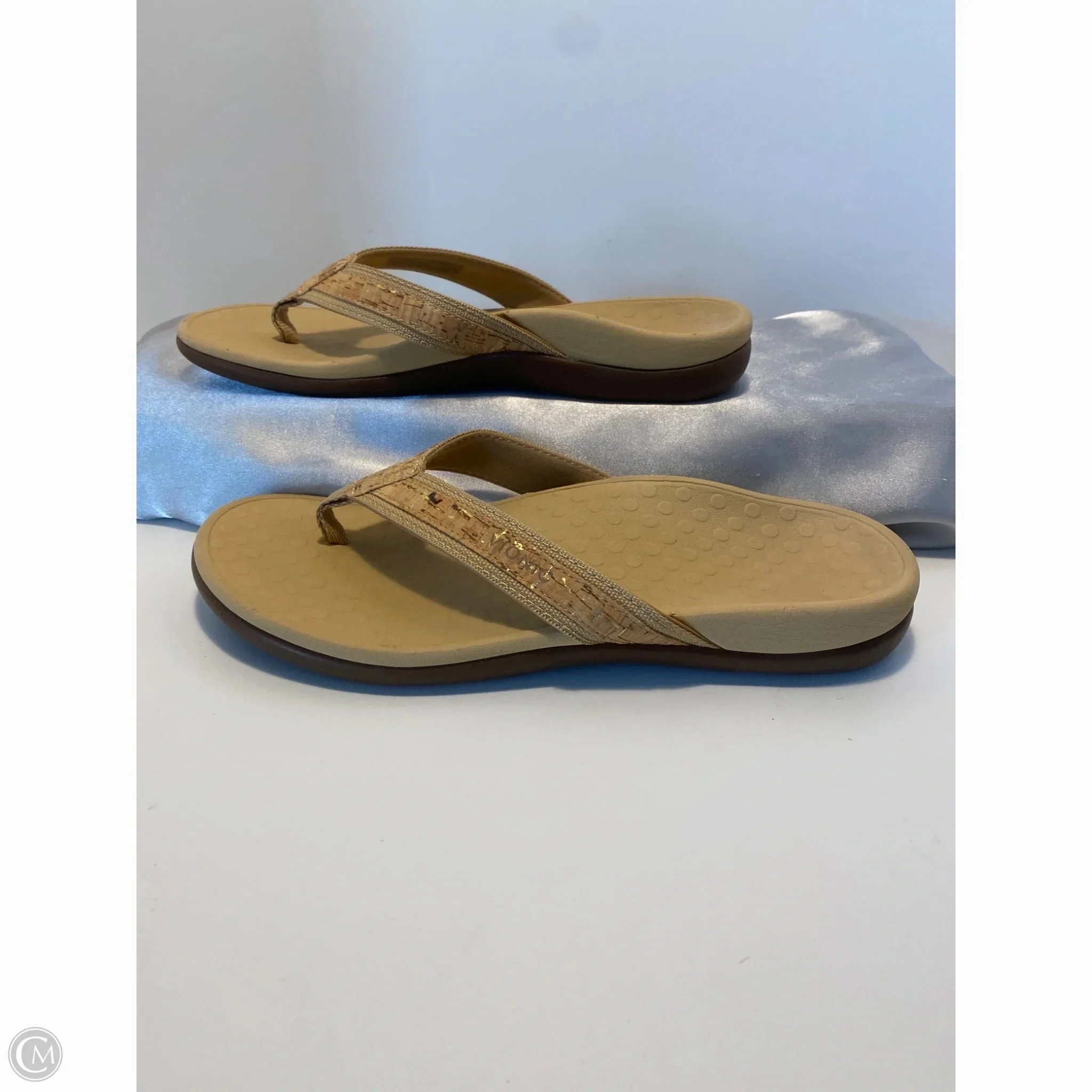 Jelly Flip Flops With Bow Sandals Flip Flops By Vionic In Beige, Size: 8