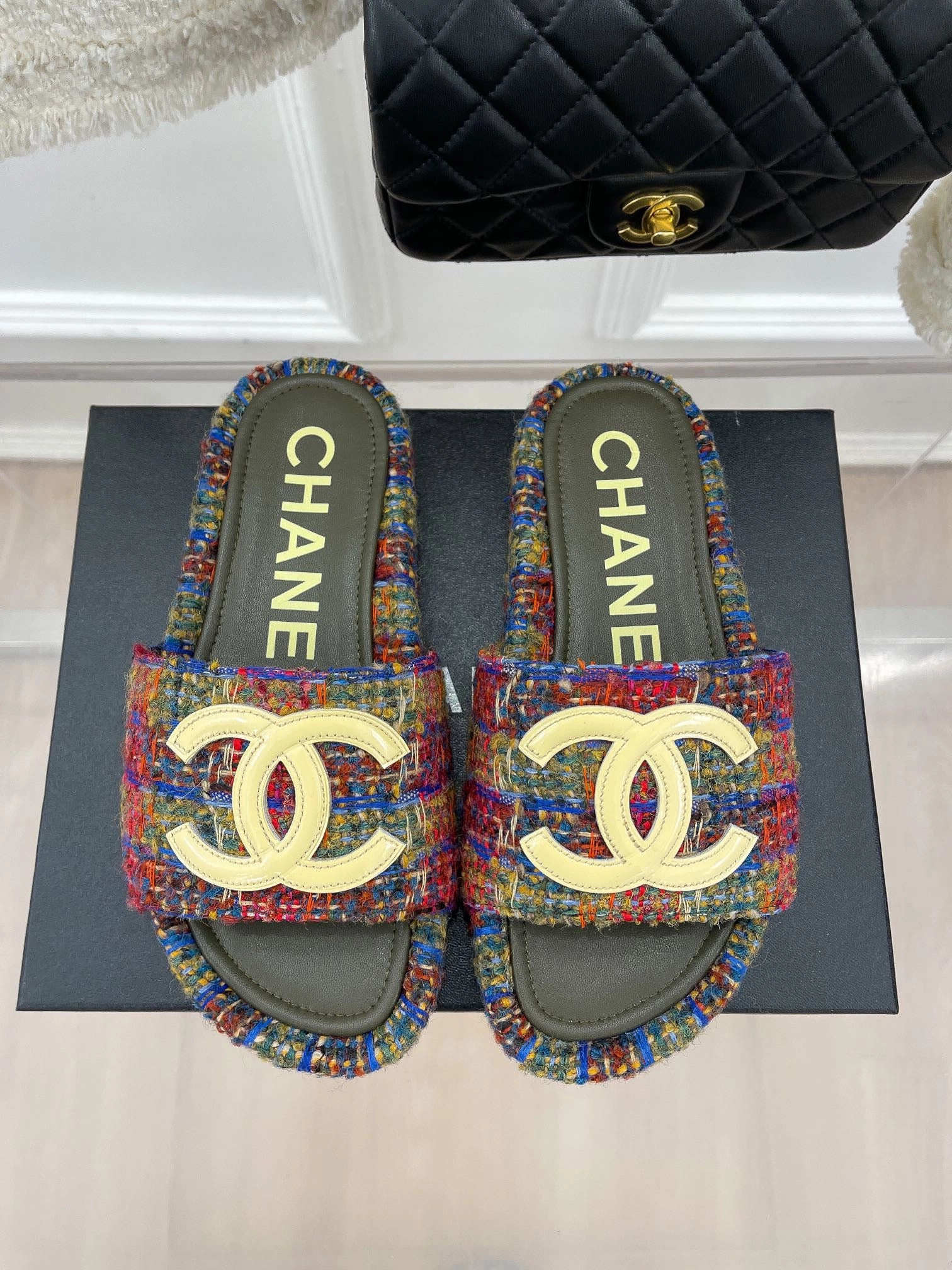 SE1018 CC Slippers / Size5-10 Closed In Flat Shoes