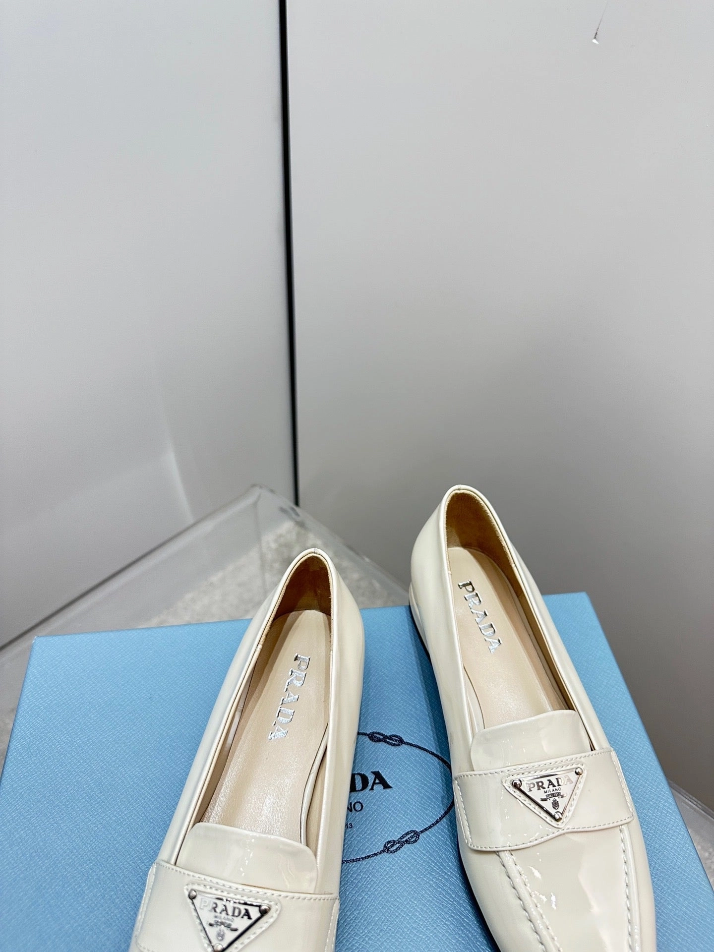 SE1118 PRADA Loafers /  Size5-9 Flat Shoes With Ankle Strap