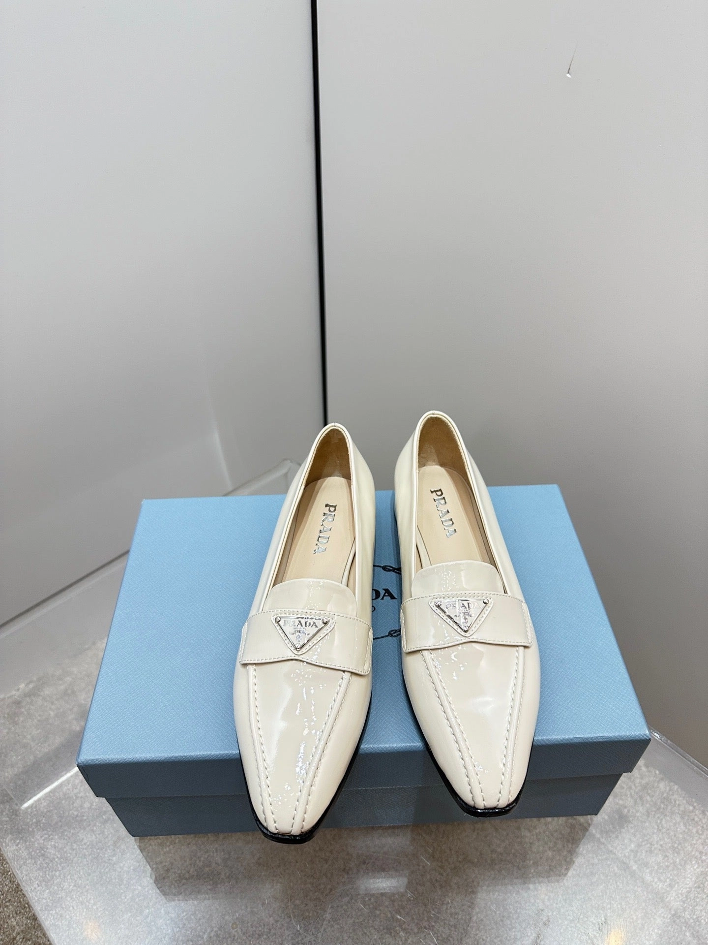 SE1118 PRADA Loafers /  Size5-9 Flat Zero Drop Shoes