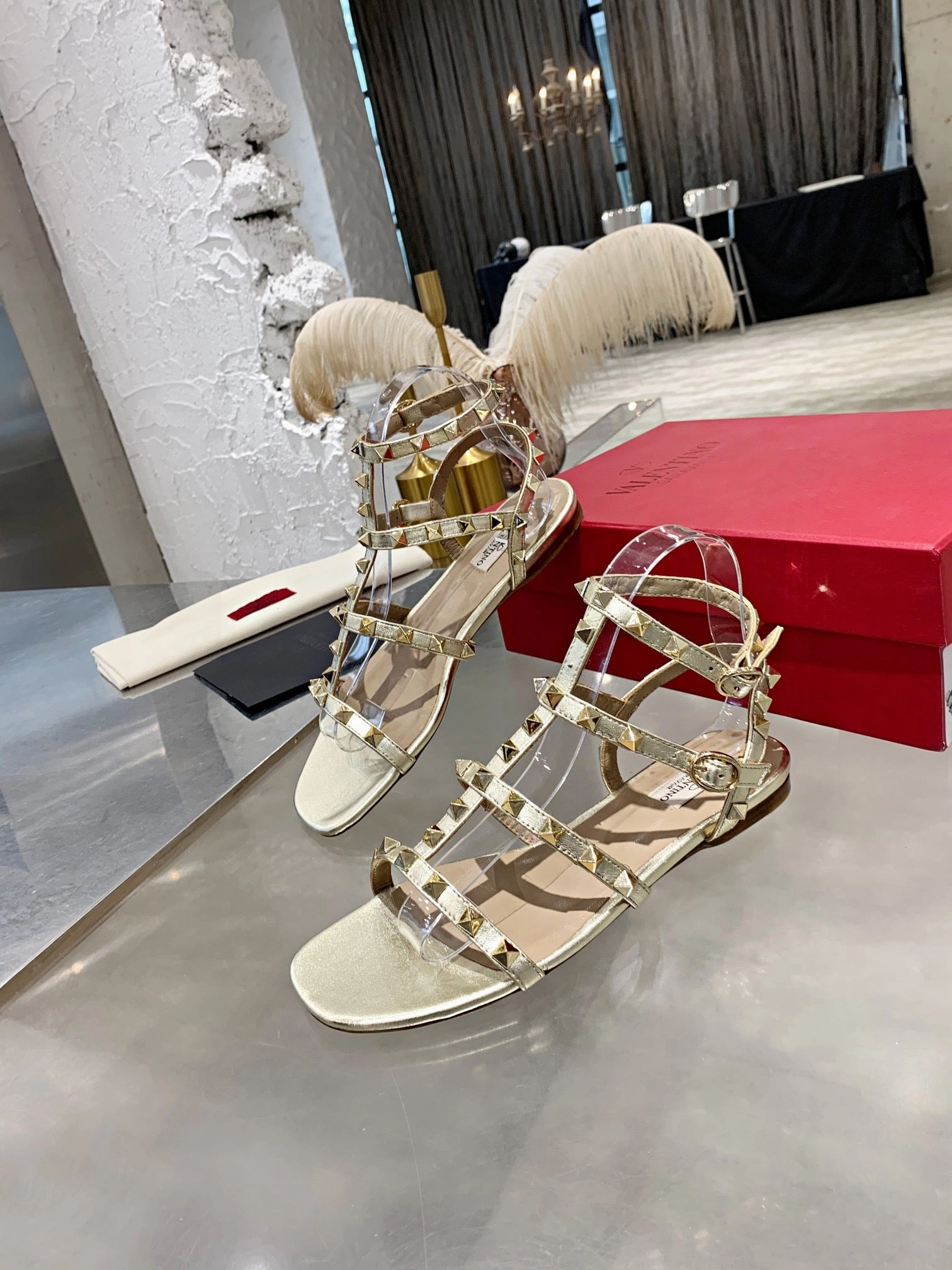 SE1131 V Rockstud Flat Calfskin Sandal with Straps / Size4-10 Flat Design Shoes