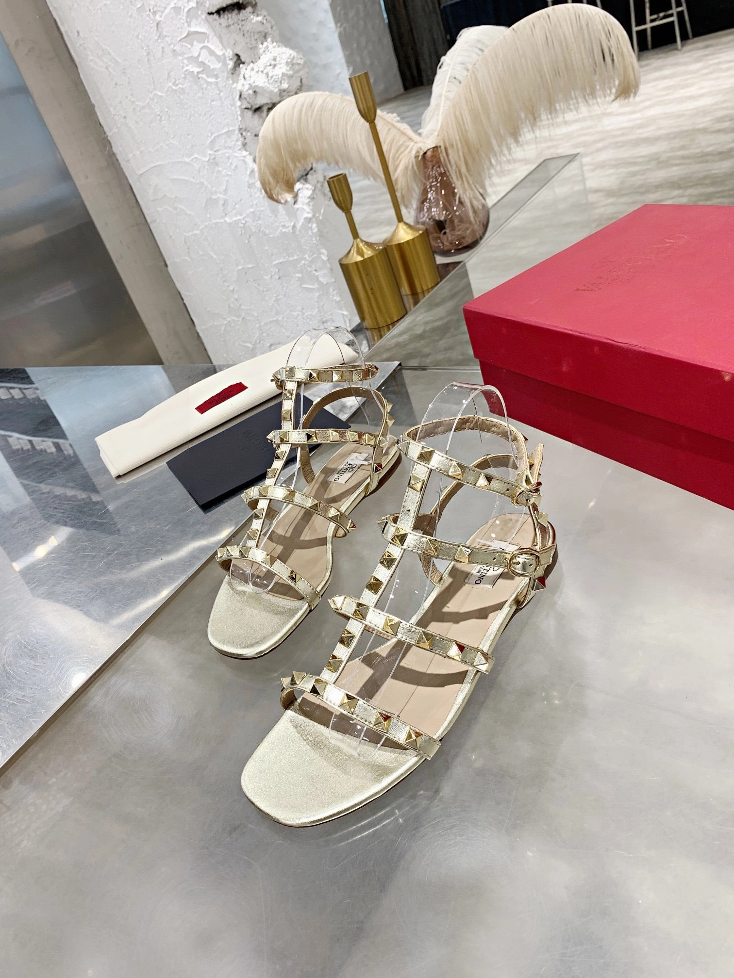 SE1131 V Rockstud Flat Calfskin Sandal with Straps / Size4-10 Shoe Flats In Spanish