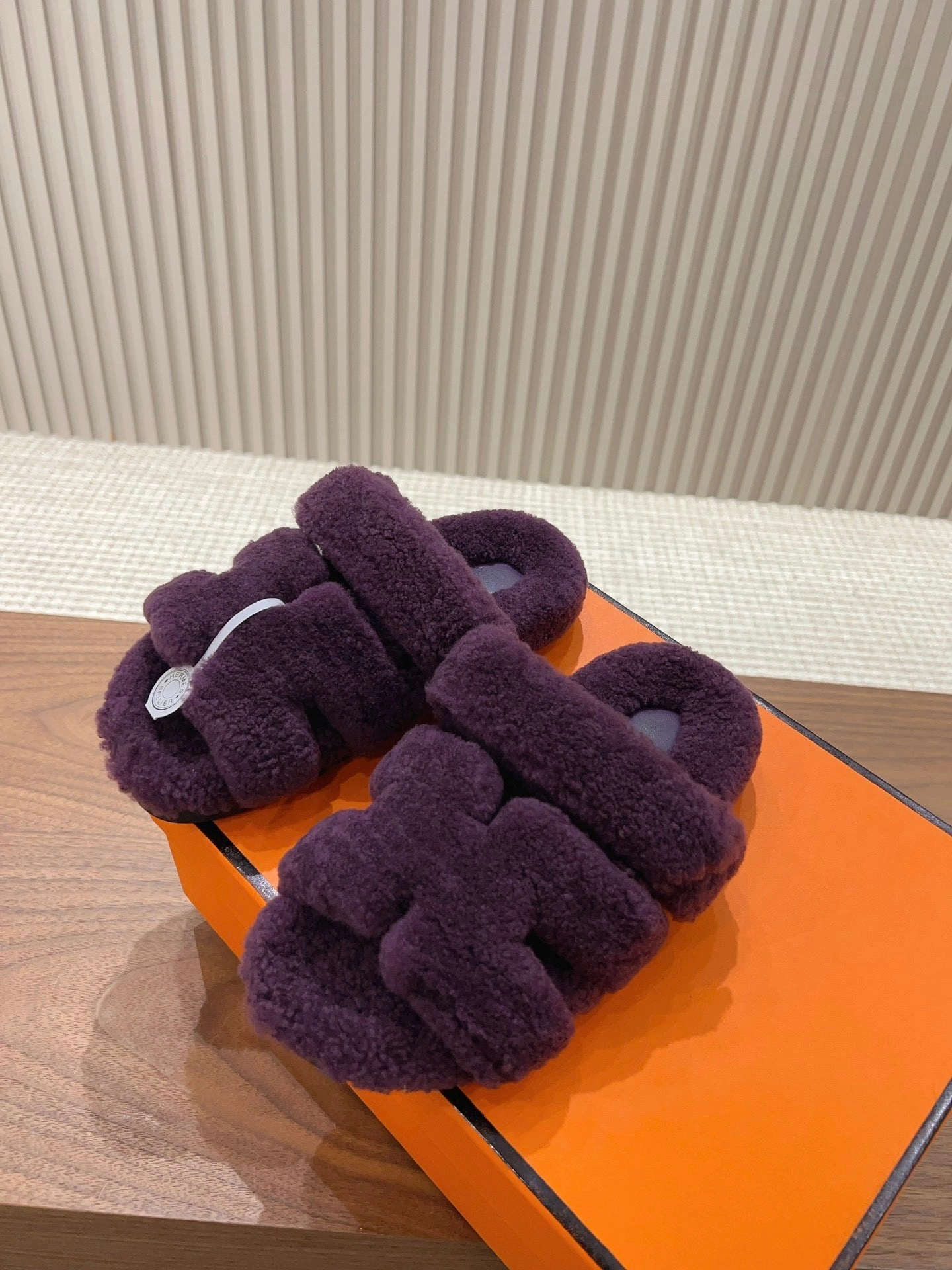 SE1233 H Chypre Sandal / Size5-10 Pearl Flats Shoes