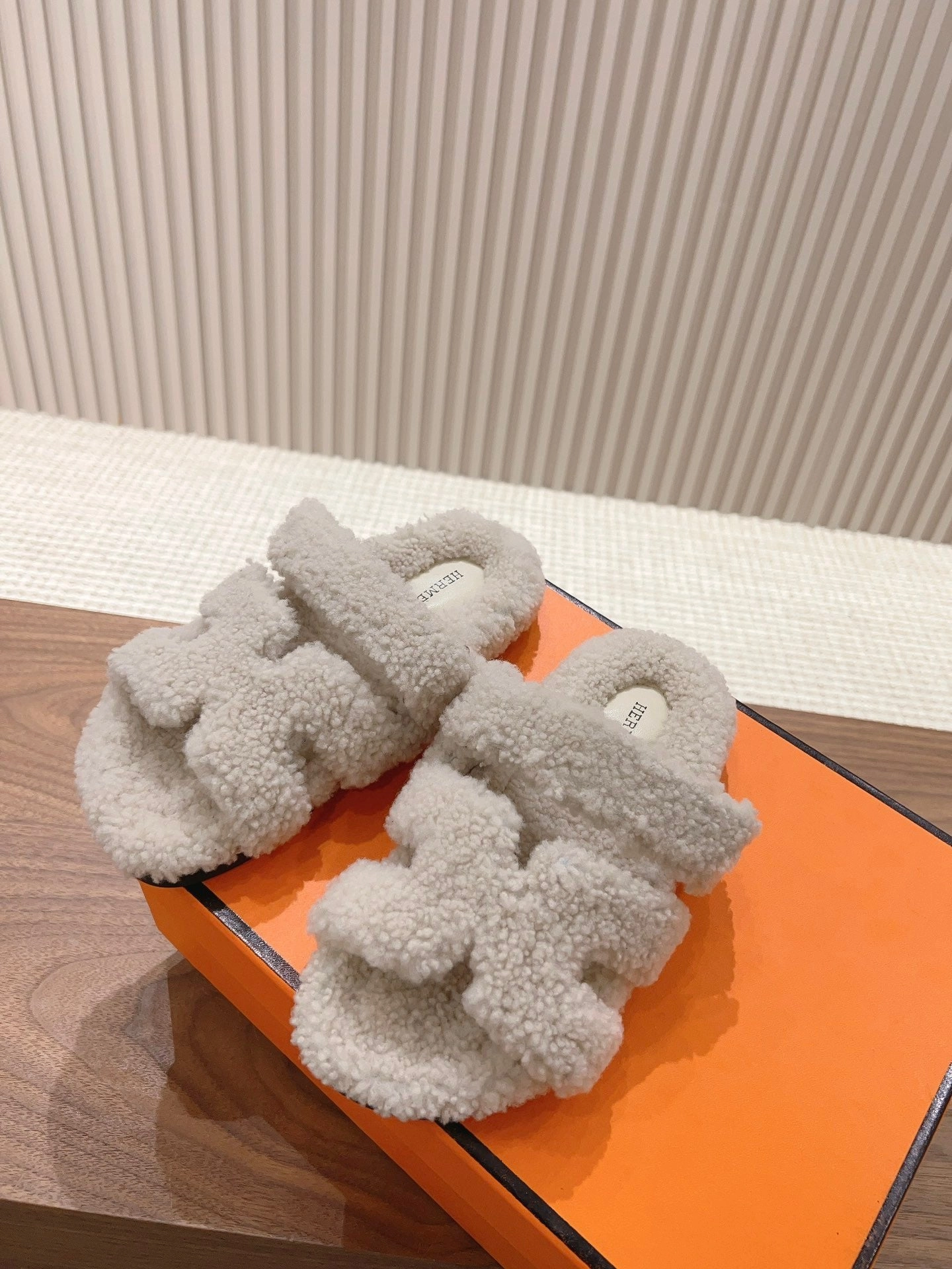 SE1236 H Chypre Sandal / Size5-10 Running Shoes Flat Wide Feet