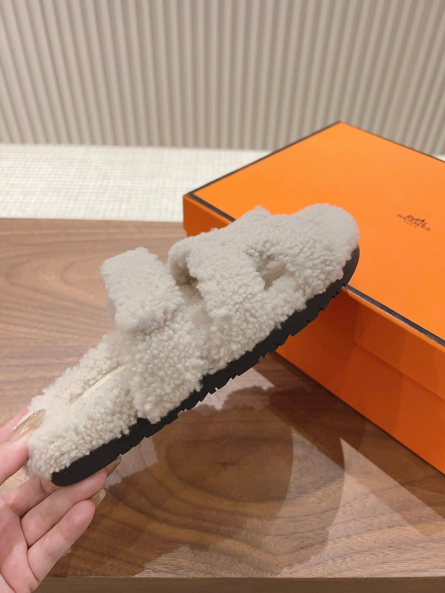 SE1236 H Chypre Sandal / Size5-10 Good Flat Shoes