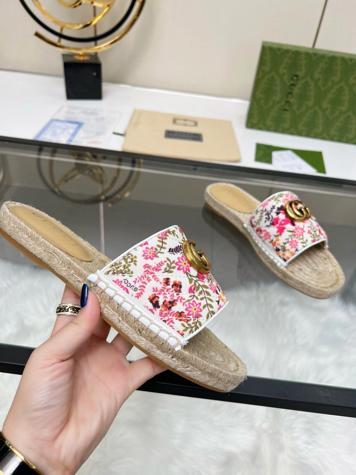 SE1297 Women's Slide with Double G / Size 5-11