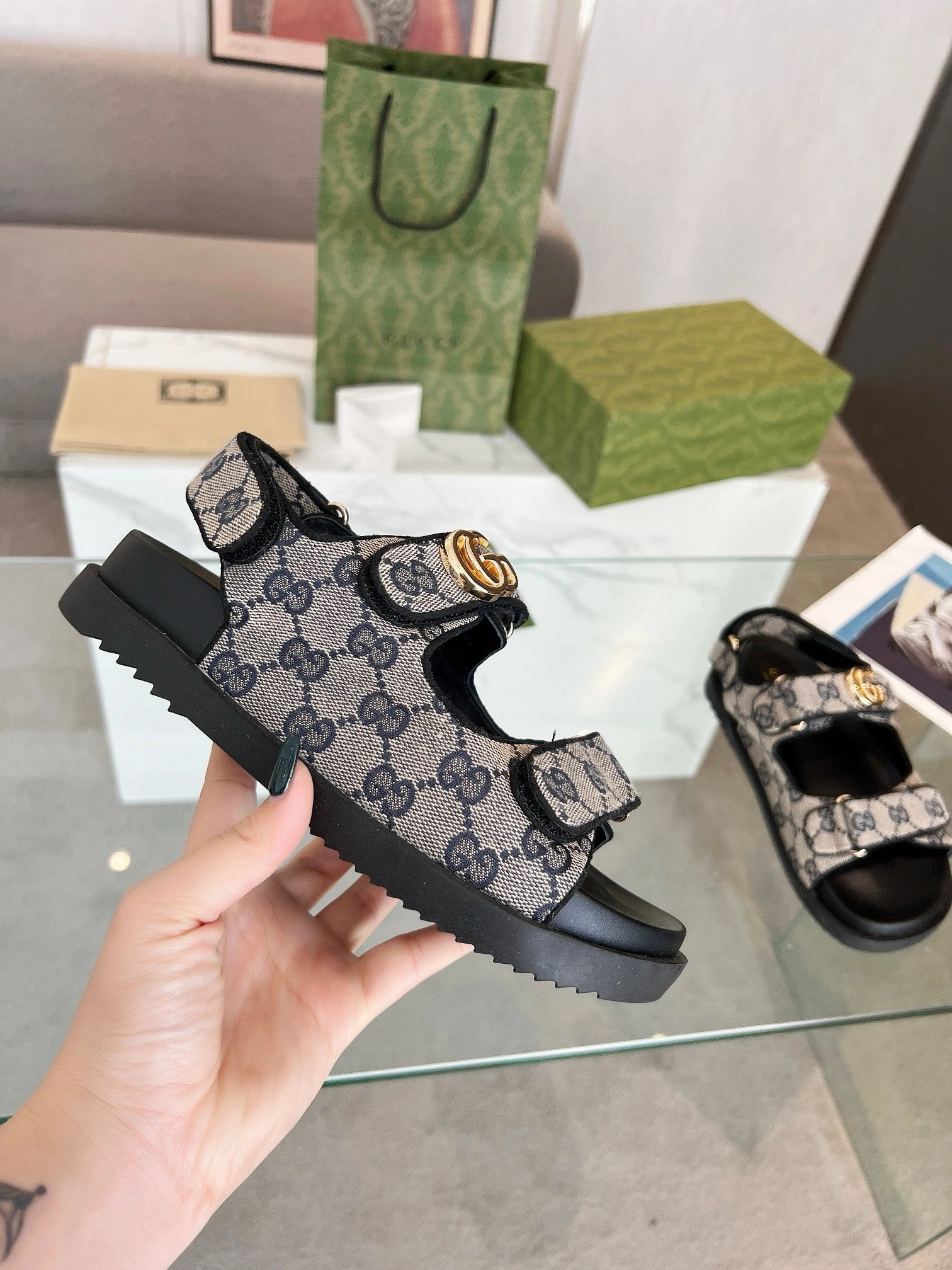 SE1336 Women's Double G Sandal / Size5-11