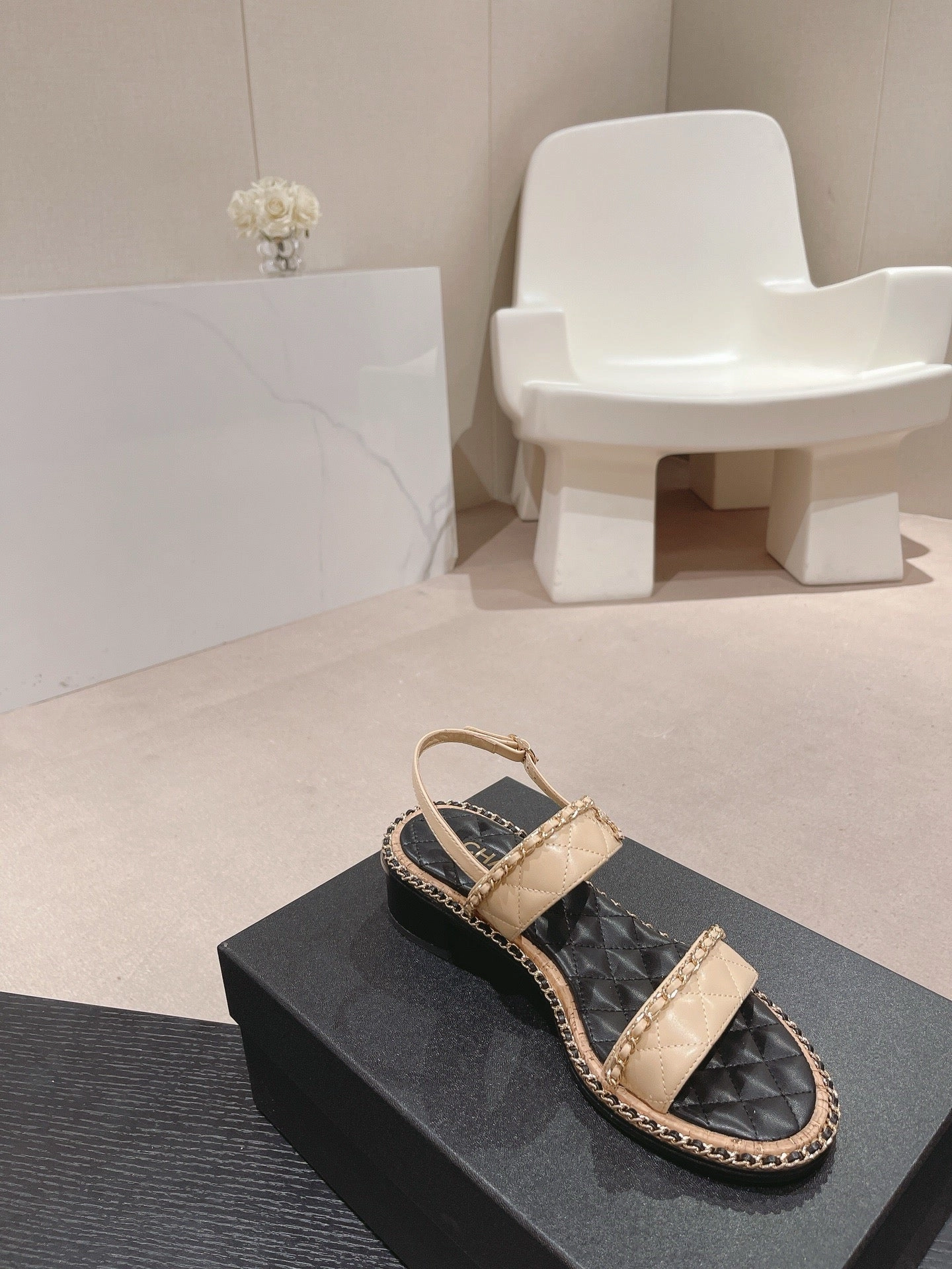 Flat Shoes Outfit SE1350 CC Sandals / Size4-11