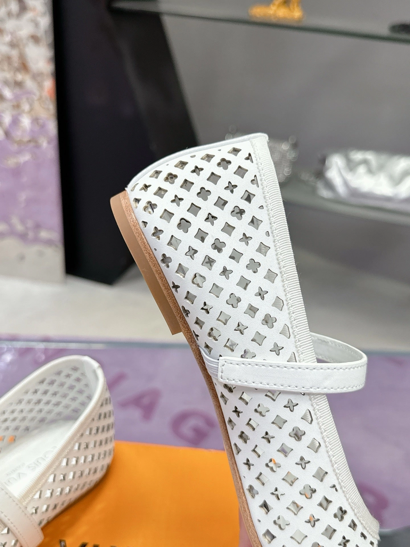 SE1614 LV Romy Flat Ballerina / Size5-11 Jeans With Flat Shoes