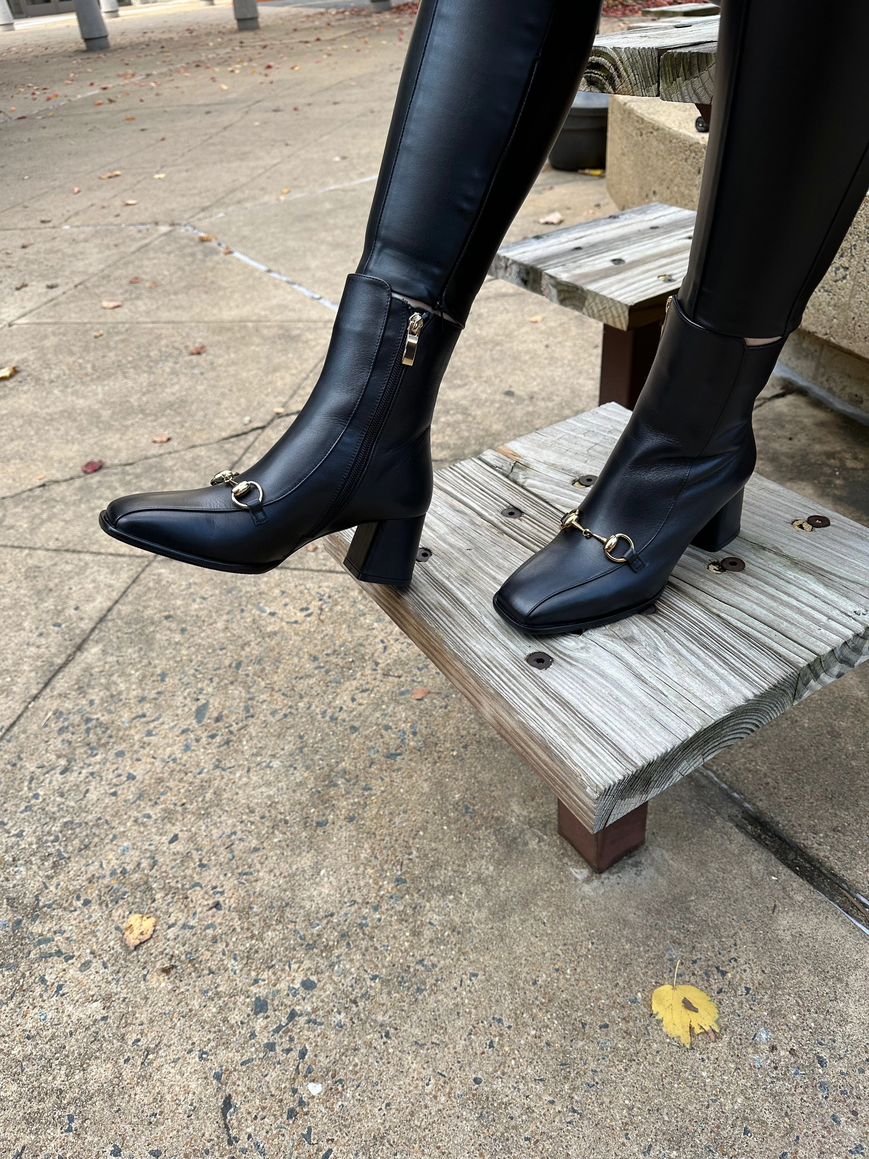 Vince Chelsea Boots The Bukres Black Leather Block Heel Women Boot