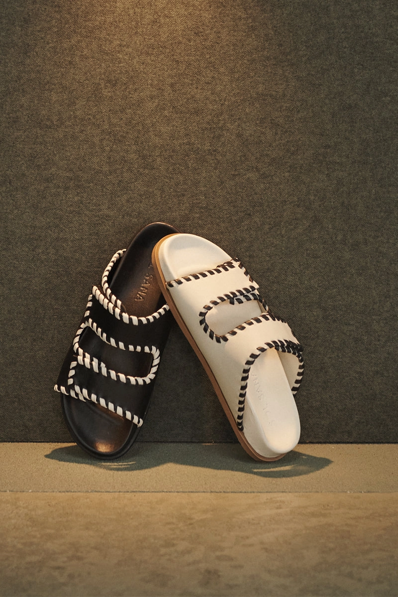 Fontelina Footbed Black/Off White Trim Dog With Slippers