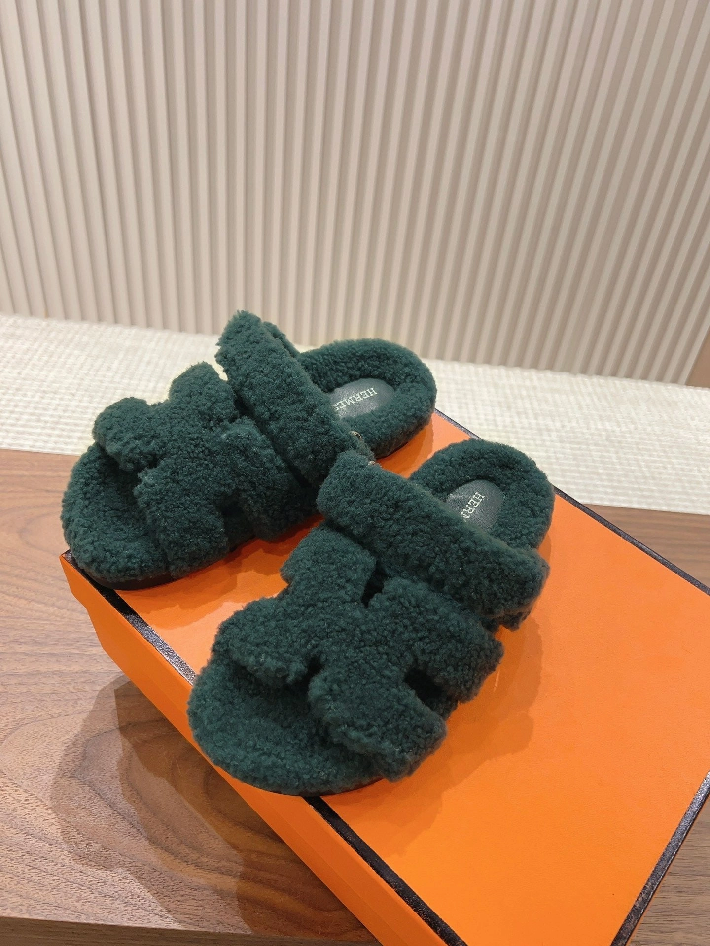 Fluffy Design Open Toe Flat Shoes SE1235 H Chypre Sandal / Size5-10