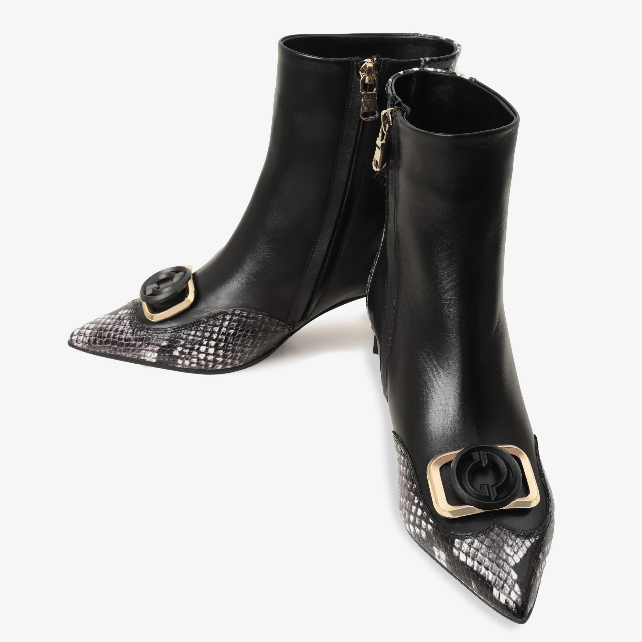 The Gray Black & White Leather Block Heel Women Boot Joan Of Arctic Wedge Ii Chelsea Boots