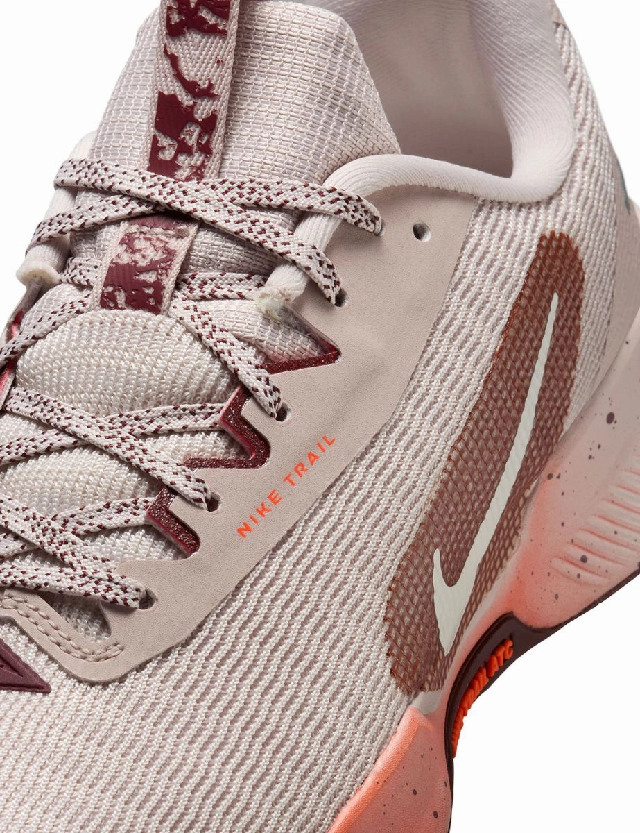 Juniper Trail 3 Shoes - Silt Red/Sail/Dark Team Red Trail shoes