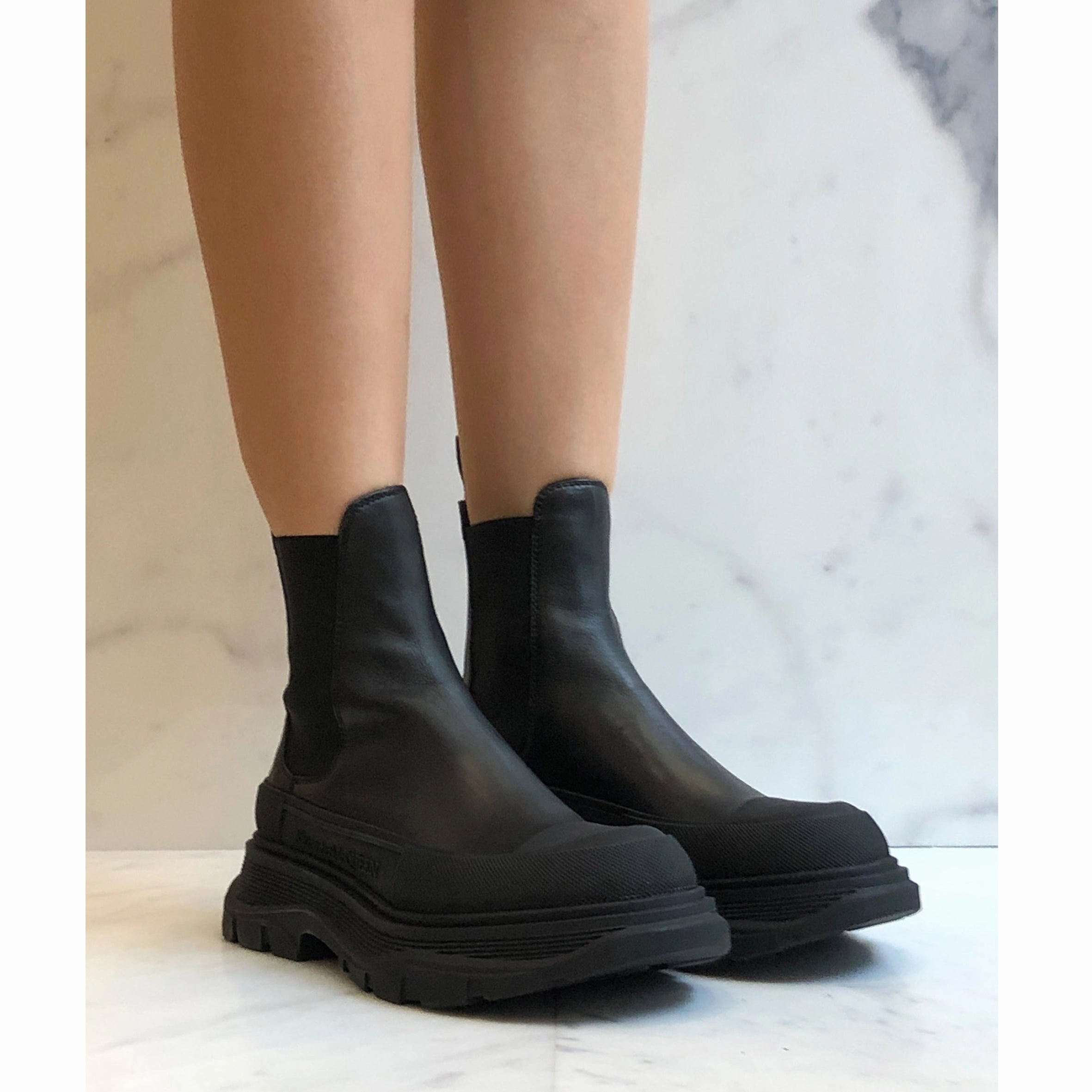 Mid Top Chelsea Boots Tread Chelsea Matte Leather Boots, Black