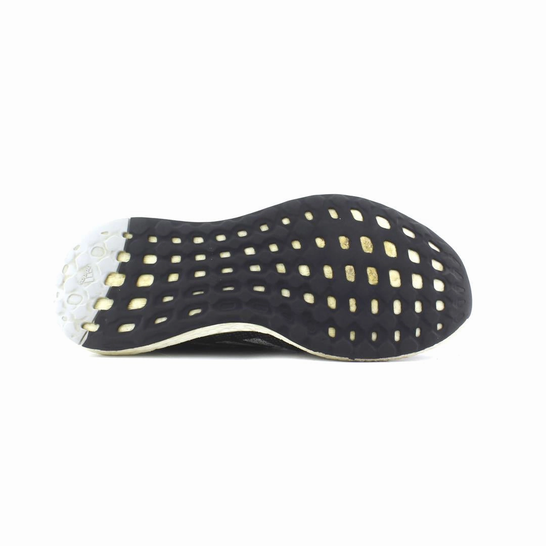 1540 V3 Running Shoe ADIDAS .