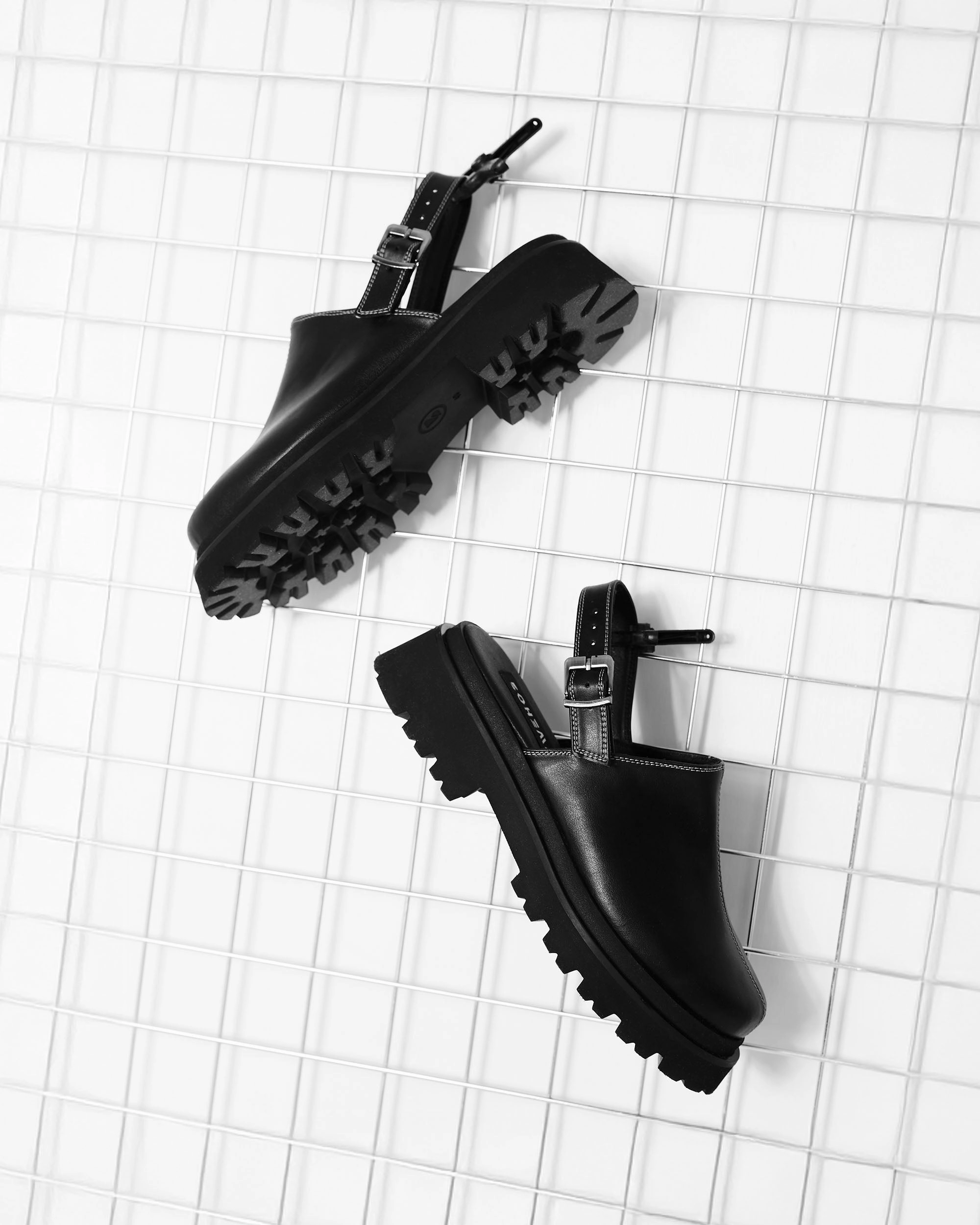 Urban Clogs made of vegan grape leather Good Walking Shoes For With Flat Feet